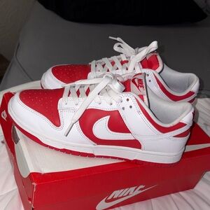 Nike dunks red & white